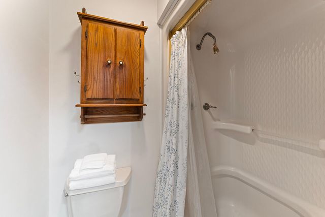 3687 Airport Road, Crestview, FL 32539