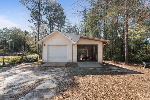 3687 Airport Road, Crestview, FL 32539