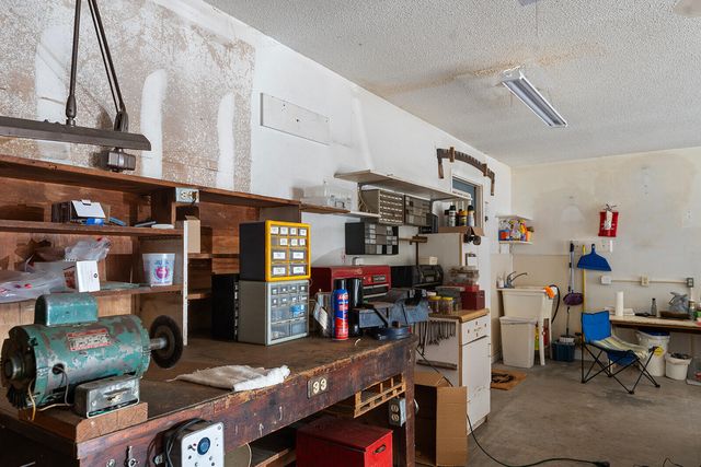 3687 Airport Road, Crestview, FL 32539