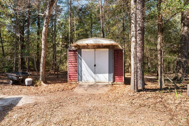 3687 Airport Road, Crestview, FL 32539