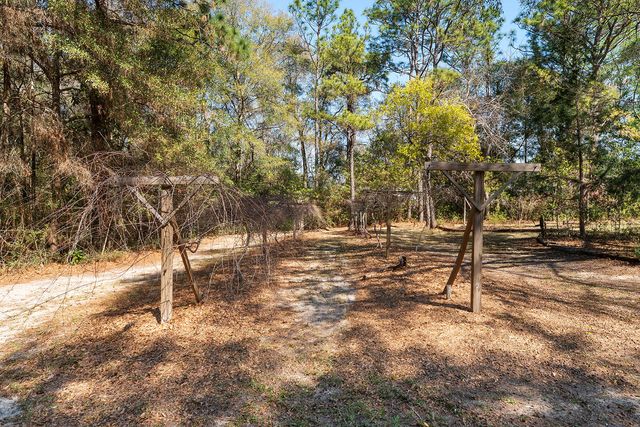 3687 Airport Road, Crestview, FL 32539