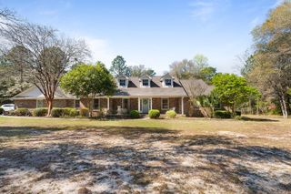 3687 Airport Road, Crestview, FL 32539