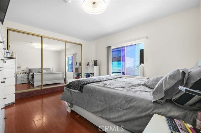 1067 N Wilton, Los Angeles, CA 90038