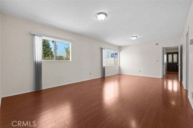 1067 N Wilton, Los Angeles, CA 90038