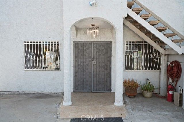 1067 N Wilton, Los Angeles, CA 90038