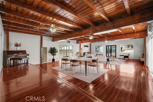 1067 N Wilton, Los Angeles, CA 90038