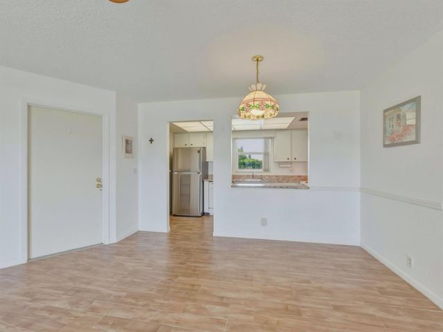 301 Circle Drive S 103, Boynton Beach, FL 33435