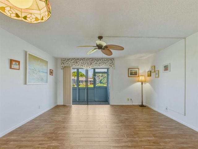 301 Circle Drive S 103, Boynton Beach, FL 33435
