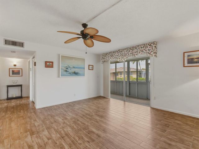 301 Circle Drive S 103, Boynton Beach, FL 33435