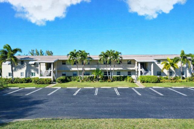 301 Circle Drive S 103, Boynton Beach, FL 33435