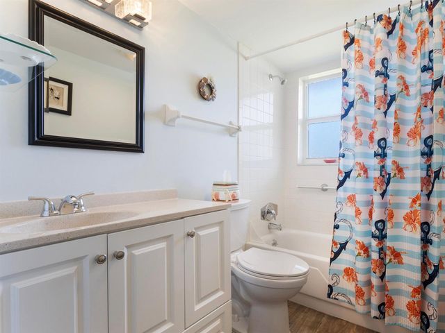 301 Circle Drive S 103, Boynton Beach, FL 33435