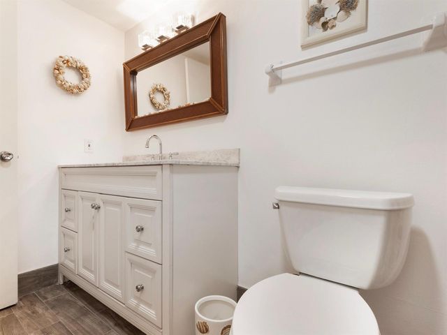 301 Circle Drive S 103, Boynton Beach, FL 33435