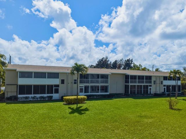 301 Circle Drive S 103, Boynton Beach, FL 33435