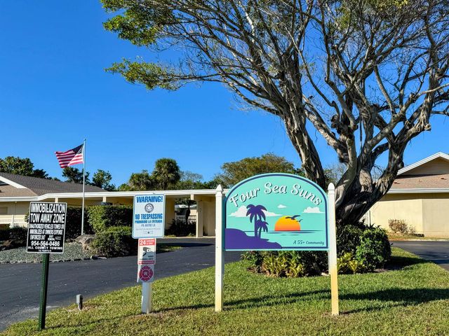 301 Circle Drive S 103, Boynton Beach, FL 33435