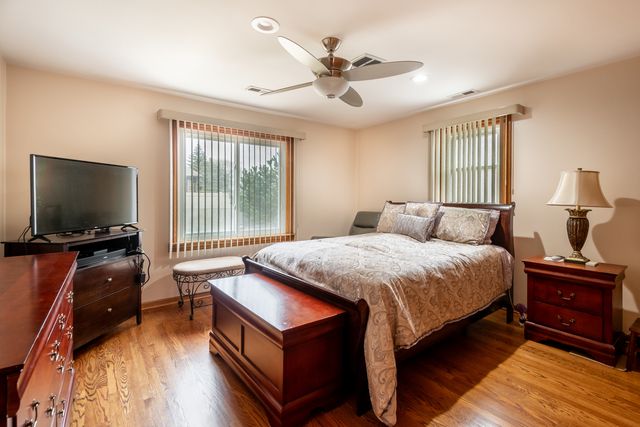 6759 W 91st Street, Oak Lawn, IL 60453