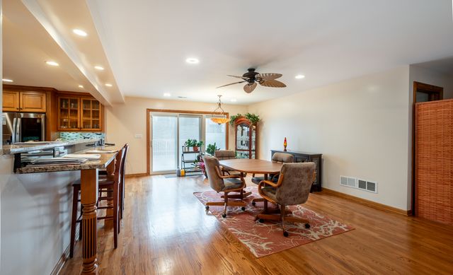 6759 W 91st Street, Oak Lawn, IL 60453