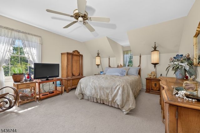 11 Doe Run, Franklin Twp., NJ 08867