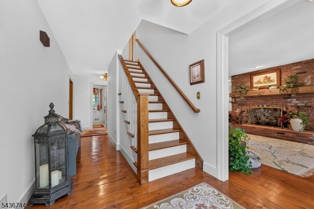 11 Doe Run, Franklin Twp., NJ 08867
