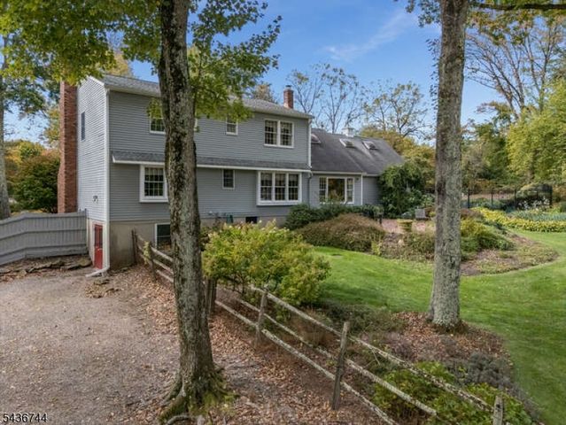 11 Doe Run, Franklin Twp., NJ 08867