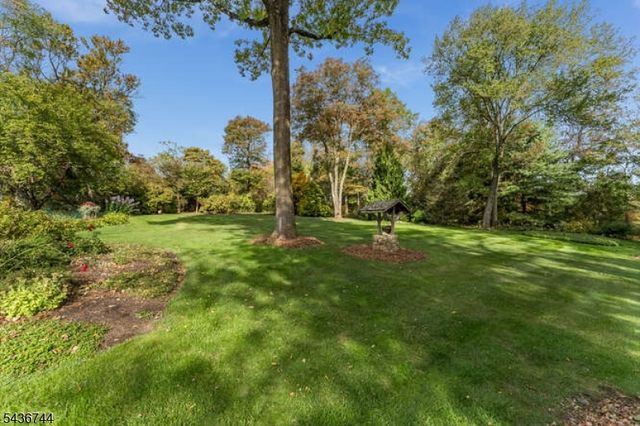 11 Doe Run, Franklin Twp., NJ 08867
