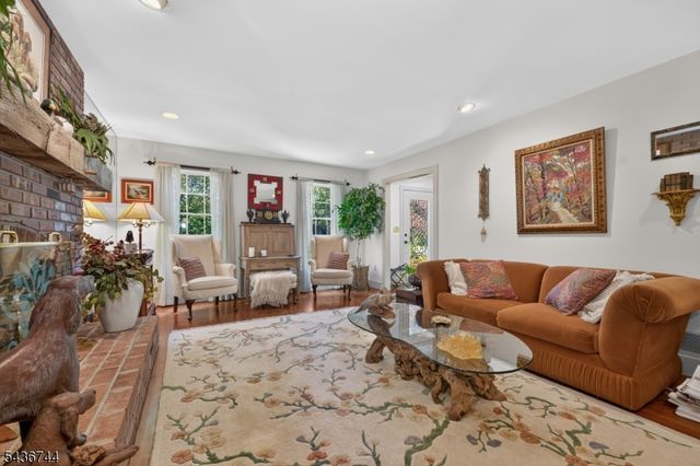 11 Doe Run, Franklin Twp., NJ 08867