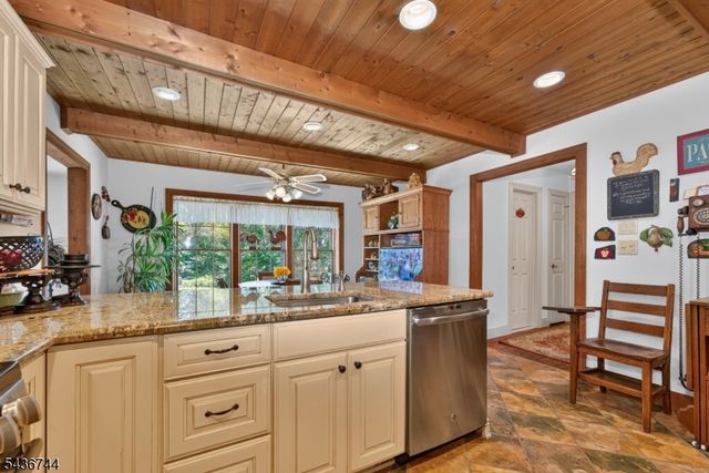 11 Doe Run, Franklin Twp., NJ 08867