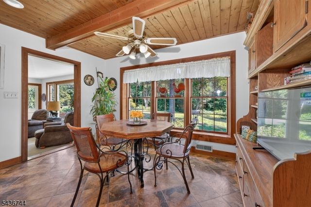 11 Doe Run, Franklin Twp., NJ 08867