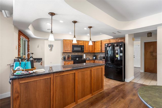 1511 KYLE COURT, Valrico, FL 33596