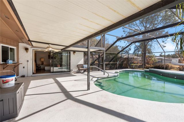 1511 KYLE COURT, Valrico, FL 33596