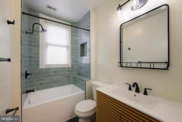 764 13TH ST SE, Washington, DC 20003