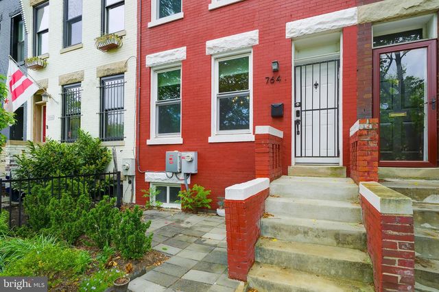 764 13TH ST SE, Washington, DC 20003