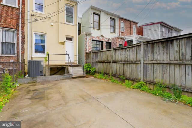 764 13TH ST SE, Washington, DC 20003
