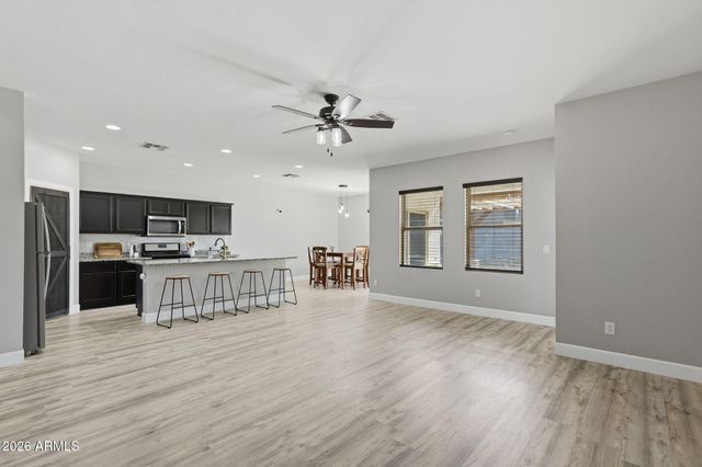 4547 W Foldwing Drive, San Tan Valley, AZ 85144