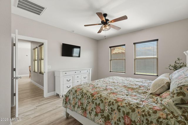 4547 W Foldwing Drive, San Tan Valley, AZ 85144