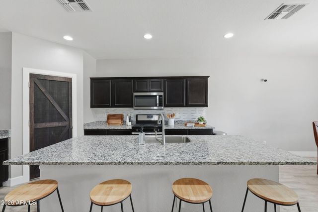 4547 W Foldwing Drive, San Tan Valley, AZ 85144