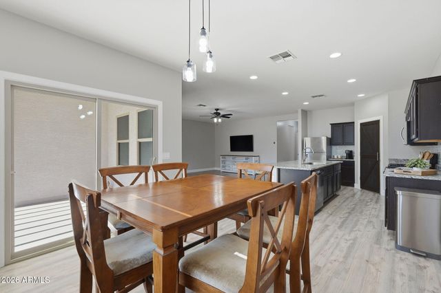 4547 W Foldwing Drive, San Tan Valley, AZ 85144