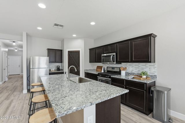 4547 W Foldwing Drive, San Tan Valley, AZ 85144