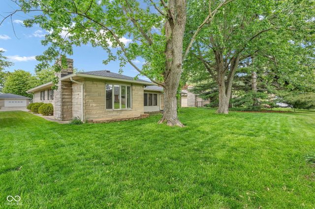 1027 E Logan Street, Brownsburg, IN 46112