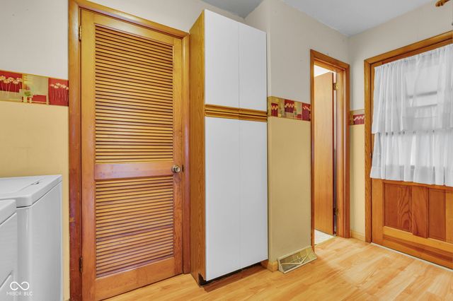 1027 E Logan Street, Brownsburg, IN 46112