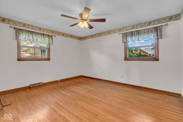 1027 E Logan Street, Brownsburg, IN 46112