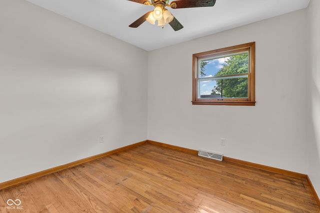 1027 E Logan Street, Brownsburg, IN 46112