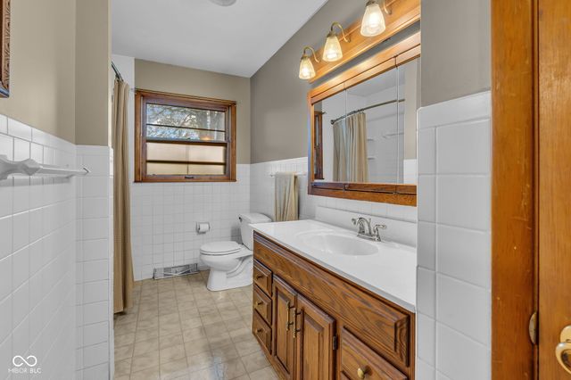 1027 E Logan Street, Brownsburg, IN 46112