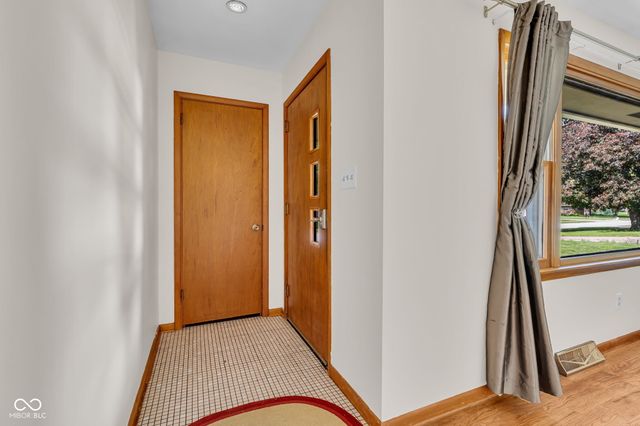 1027 E Logan Street, Brownsburg, IN 46112