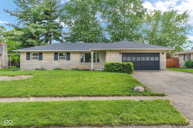 1027 E Logan Street, Brownsburg, IN 46112