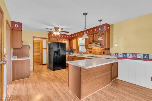 1027 E Logan Street, Brownsburg, IN 46112