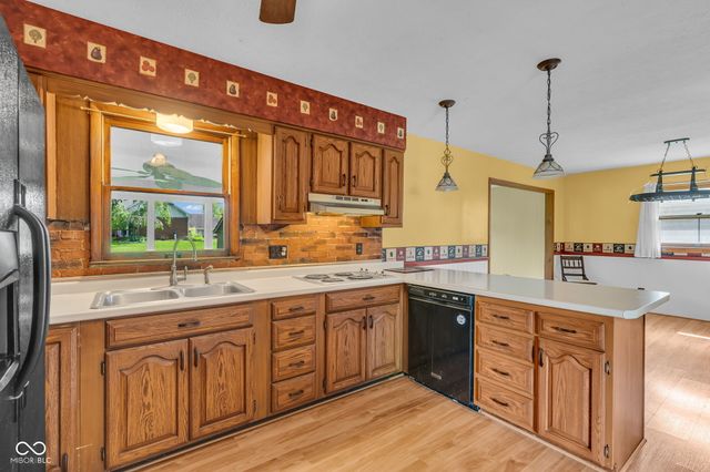 1027 E Logan Street, Brownsburg, IN 46112
