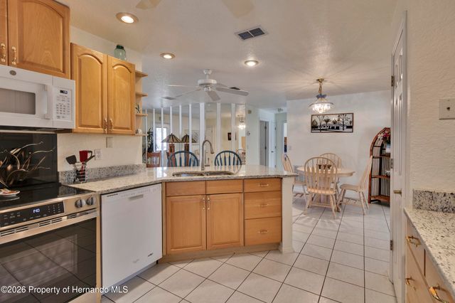 7095 Blackbird Avenue, Weeki Wachee, FL 34613