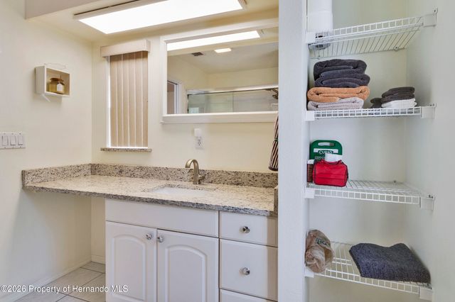 7095 Blackbird Avenue, Weeki Wachee, FL 34613