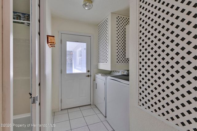 7095 Blackbird Avenue, Weeki Wachee, FL 34613