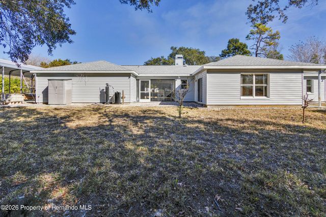 7095 Blackbird Avenue, Weeki Wachee, FL 34613